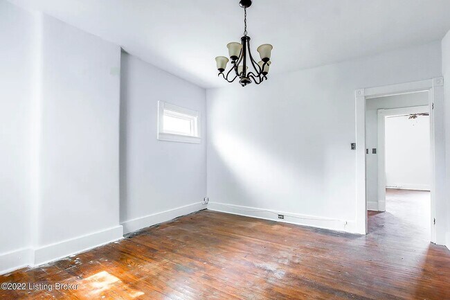 Building Photo - 2158 Sherwood Ave