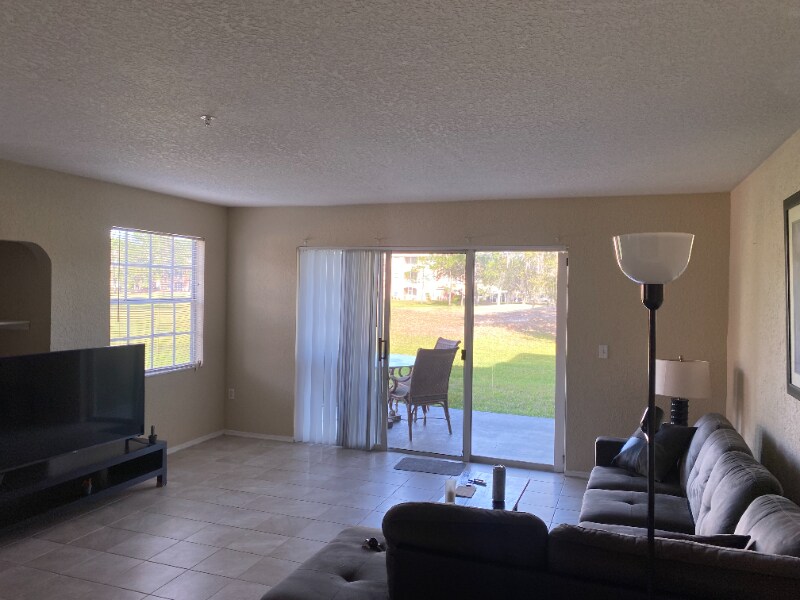 Building Photo - 14037 Fairway Island Dr