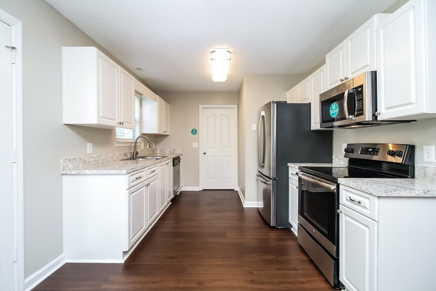 Building Photo - 2231 Sawmill St