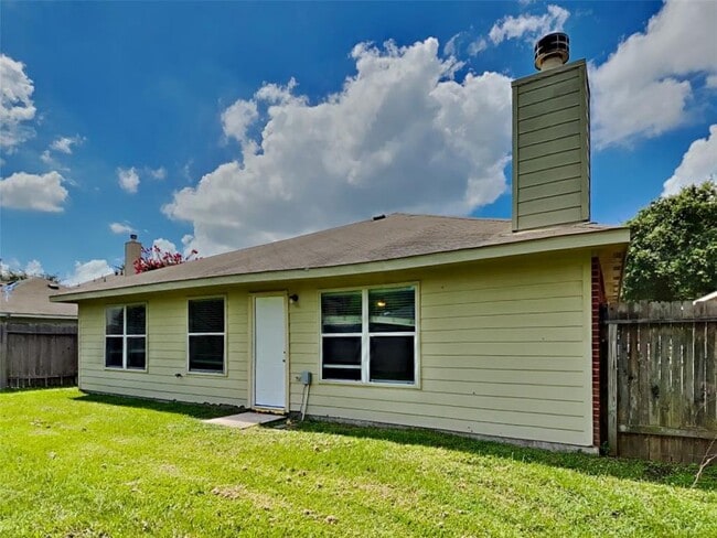 Building Photo - 631 Gateship Dr