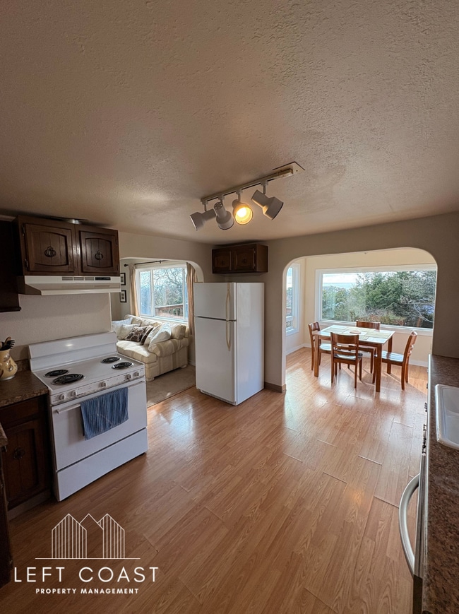 Building Photo - 1534 NE Lee Pl