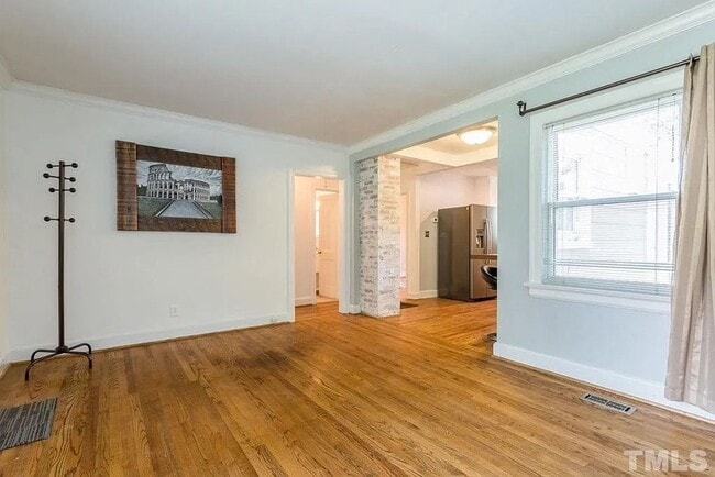 Building Photo - 2602 Wayland Dr