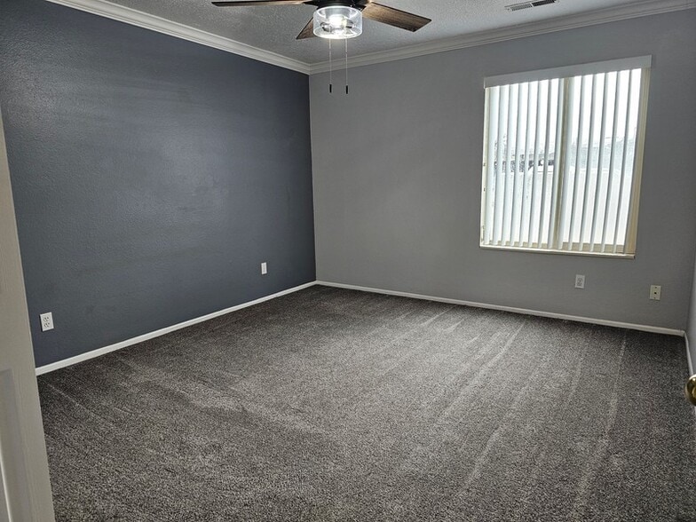 Building Photo - 290 N 500 W
