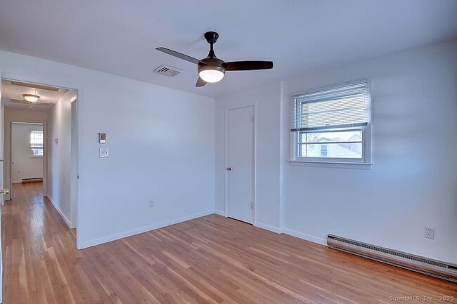 Building Photo - 139 Phyllis Dr