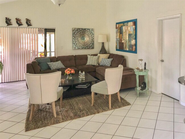 Building Photo - 5614 Hammock Ln