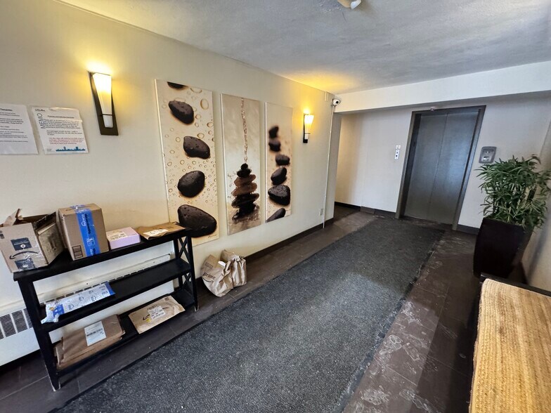 Building Photo - 111 Babcock St