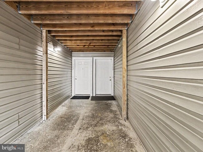 Building Photo - 33 Fern Oak Cir