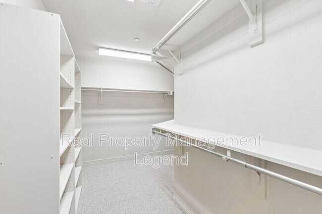 Building Photo - 4097 Oberlin Way