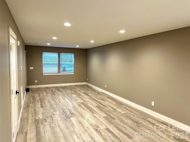 Building Photo - 110 Carpenter St