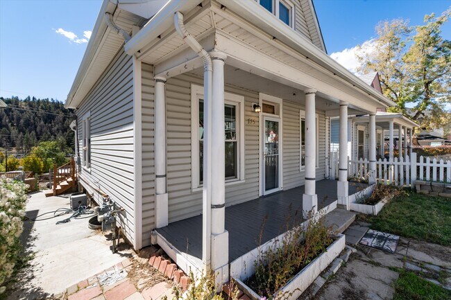 Building Photo - 735 Colorado Blvd