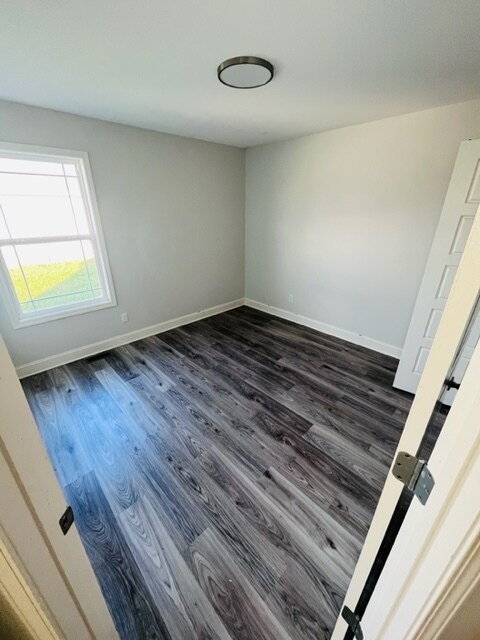 Building Photo - 327 Deluth Dr