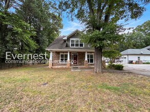 Building Photo - Spacious  Home with Garage and Deck / 3 Bed, 3 Bath / Garage-attached / Available now!
