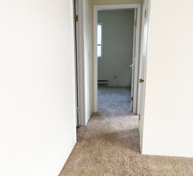 Building Photo - 2067 Sunflower Ln