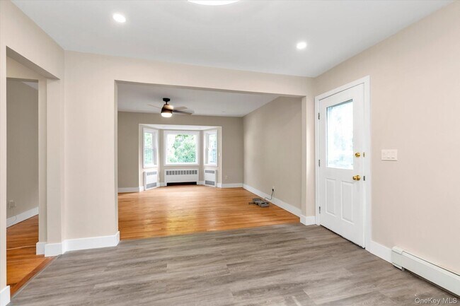 Building Photo - 10 Stratton Dr