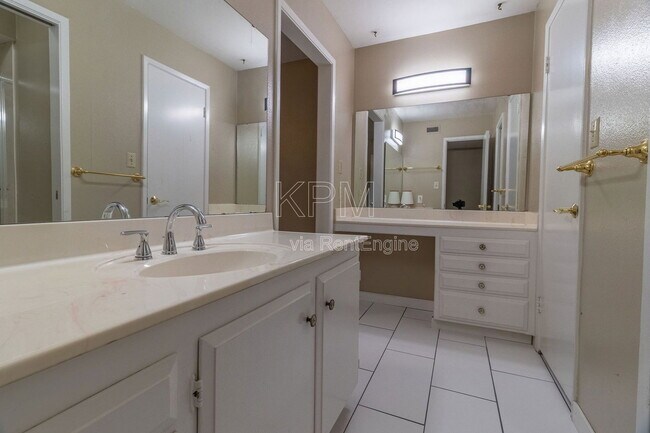 Building Photo - 1217 Aberdeen Ave