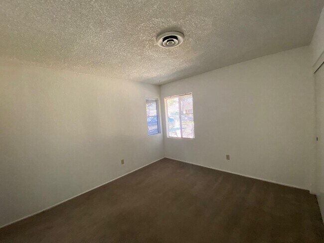 Building Photo - 5348 El Molino Ave