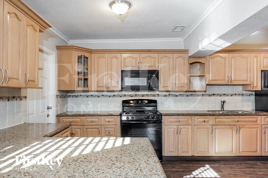 Building Photo - 1579 NE 182nd St