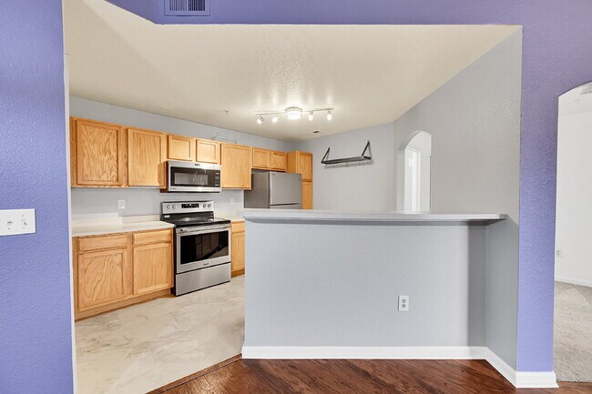Building Photo - $1,650- 1 Bed, 1 Bath Condo in Aurora with...