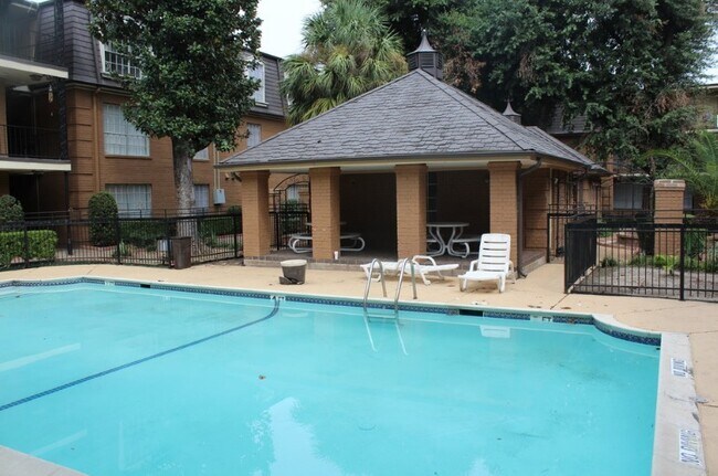 Building Photo - Diamond Hill at Westheimer