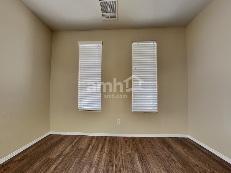 Building Photo - 9875 Travis Lake Ct