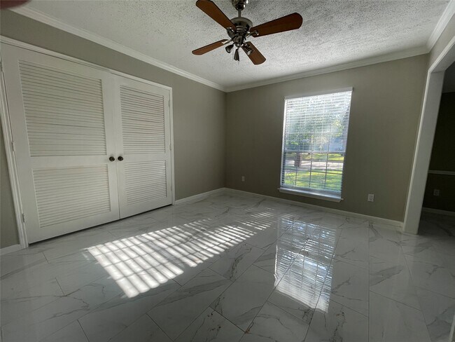 Building Photo - 8403 Windy Cove Ct