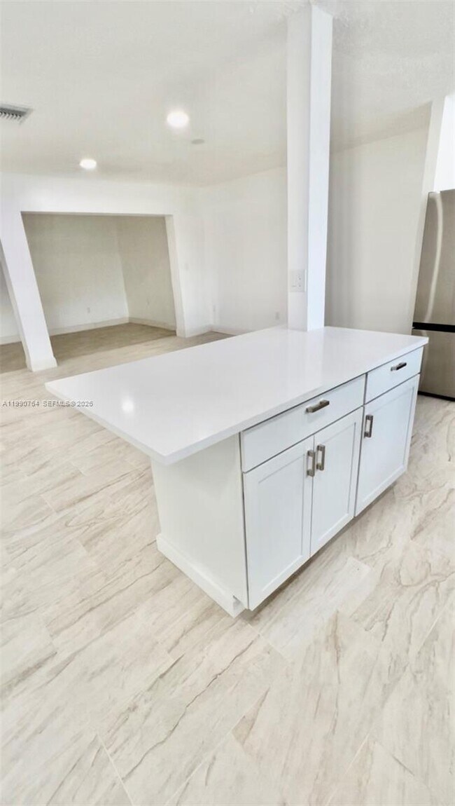 Building Photo - 1800 SW 87th Ave