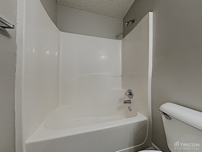 Building Photo - 1217 Andrews Dr