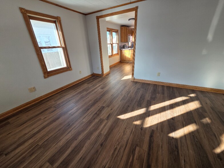 Building Photo - 2000 44th Pl