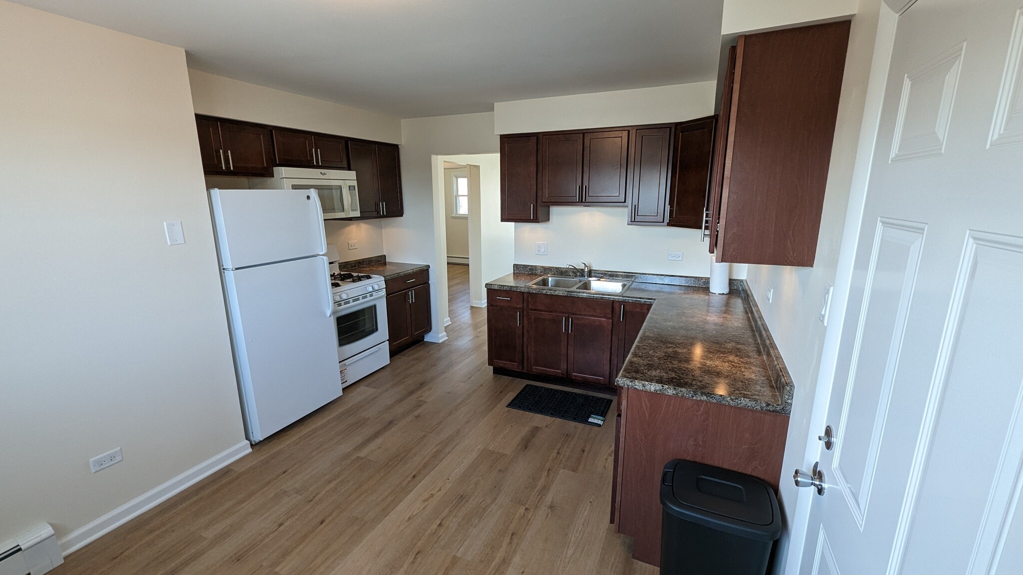 Building Photo - 14475 Jefferson Ave