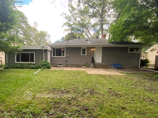 Building Photo - 1869 Oxford St N