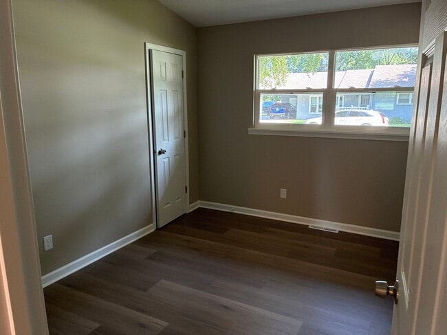 Building Photo - 418 Ranchero Pl