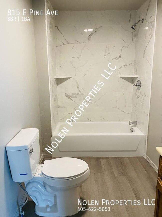 Building Photo - 815 E Pine Ave