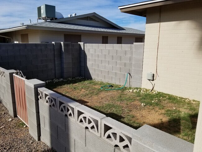 Building Photo - BEAUTIFUL 2 BEDROOM IN DREAMLAND VILLAS 55...