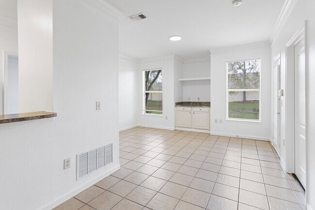 Building Photo - 17906 Villa Creek Dr