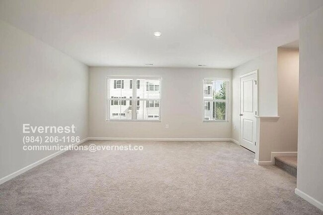 Building Photo - 3003 Soft Breeze Dr