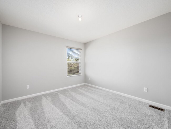 Building Photo - 267 Sage Hill Dr