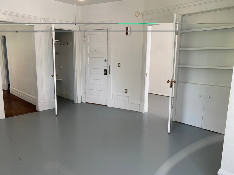 Building Photo - 315 S Winter St