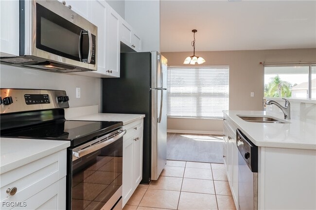 Building Photo - 308 NW 18th Ave