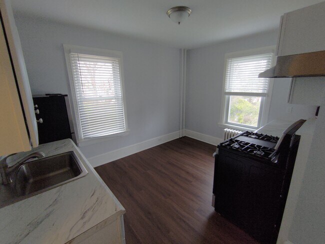 Kitchen - 2029 Walnut St