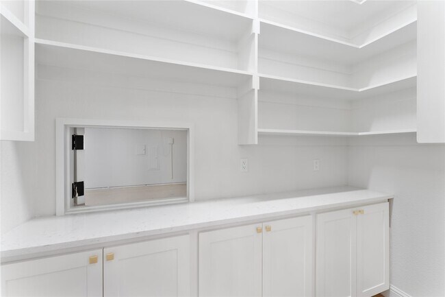 Building Photo - 3316 Westover Dr