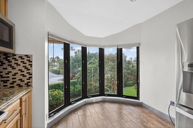Building Photo - 17137 Waterbend Dr
