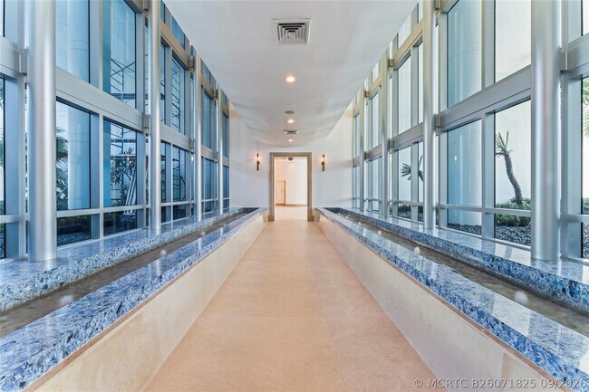 Building Photo - 5959 Collins Ave