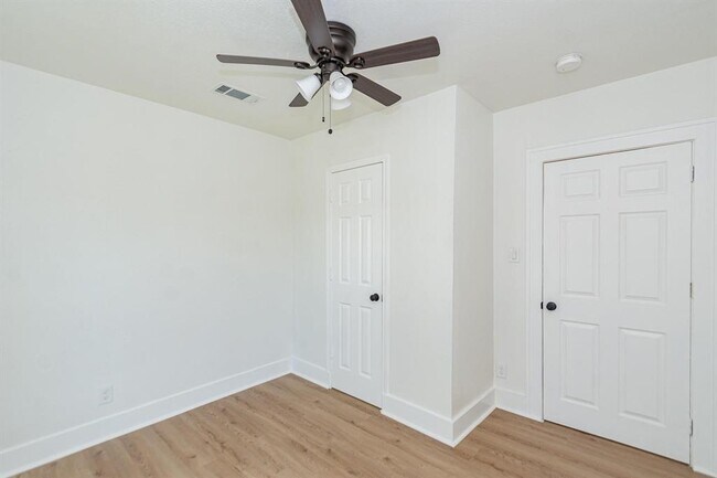 Building Photo - 502 N Jones St