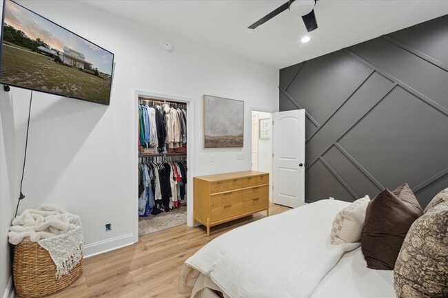 Building Photo - 1513 Paris Ave