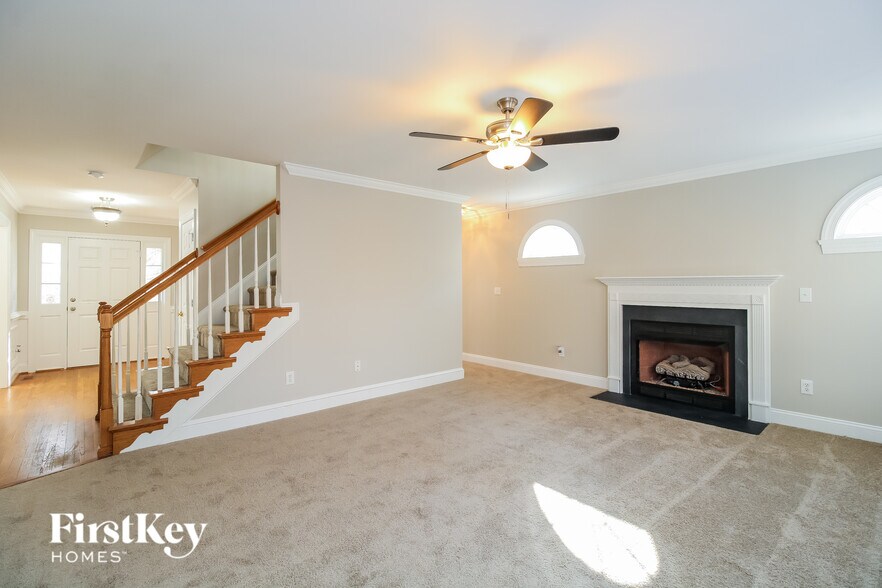 Building Photo - 909 Woodview Ridge Trail