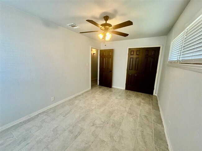 Building Photo - 3800 Tower View Ct