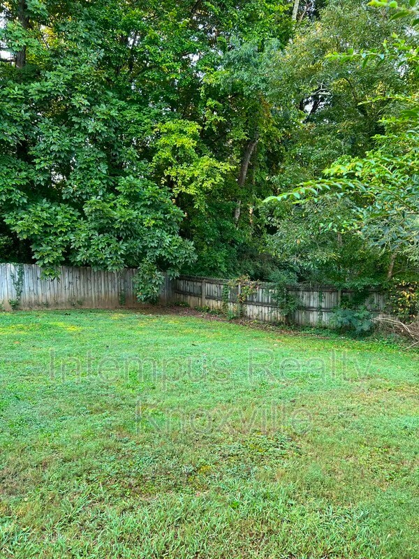 Building Photo - 304 Sarvis Dr