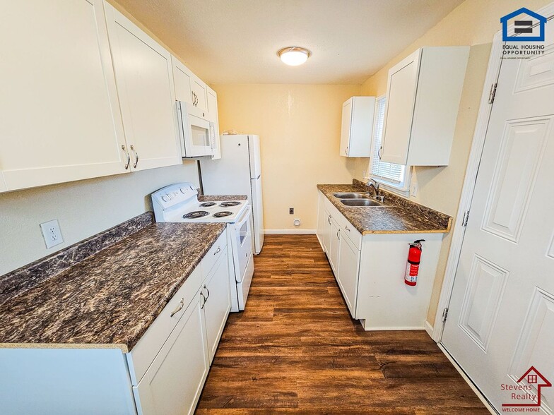 Building Photo - 1936 Bouton Bend