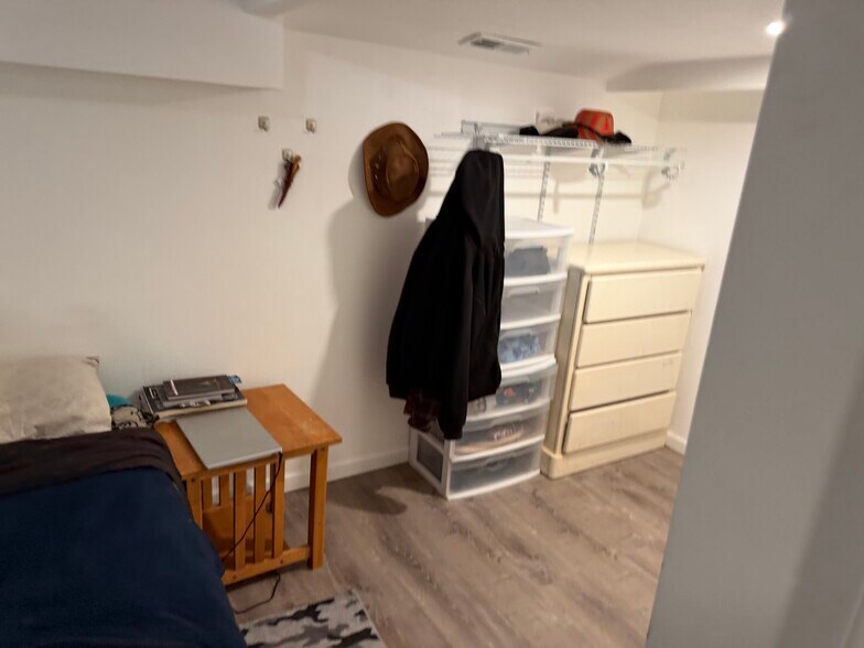 Building Photo - 263 S Haviland Ave