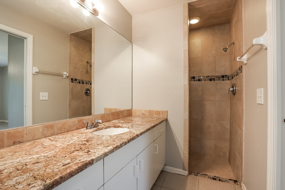 Building Photo - 8434 Bamboo Rd